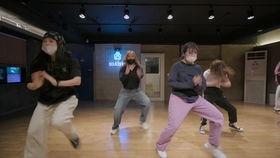 街舞成人排舞视频,成人街舞排舞风采展示