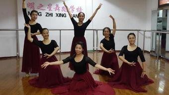 独舞成人长扇舞视频